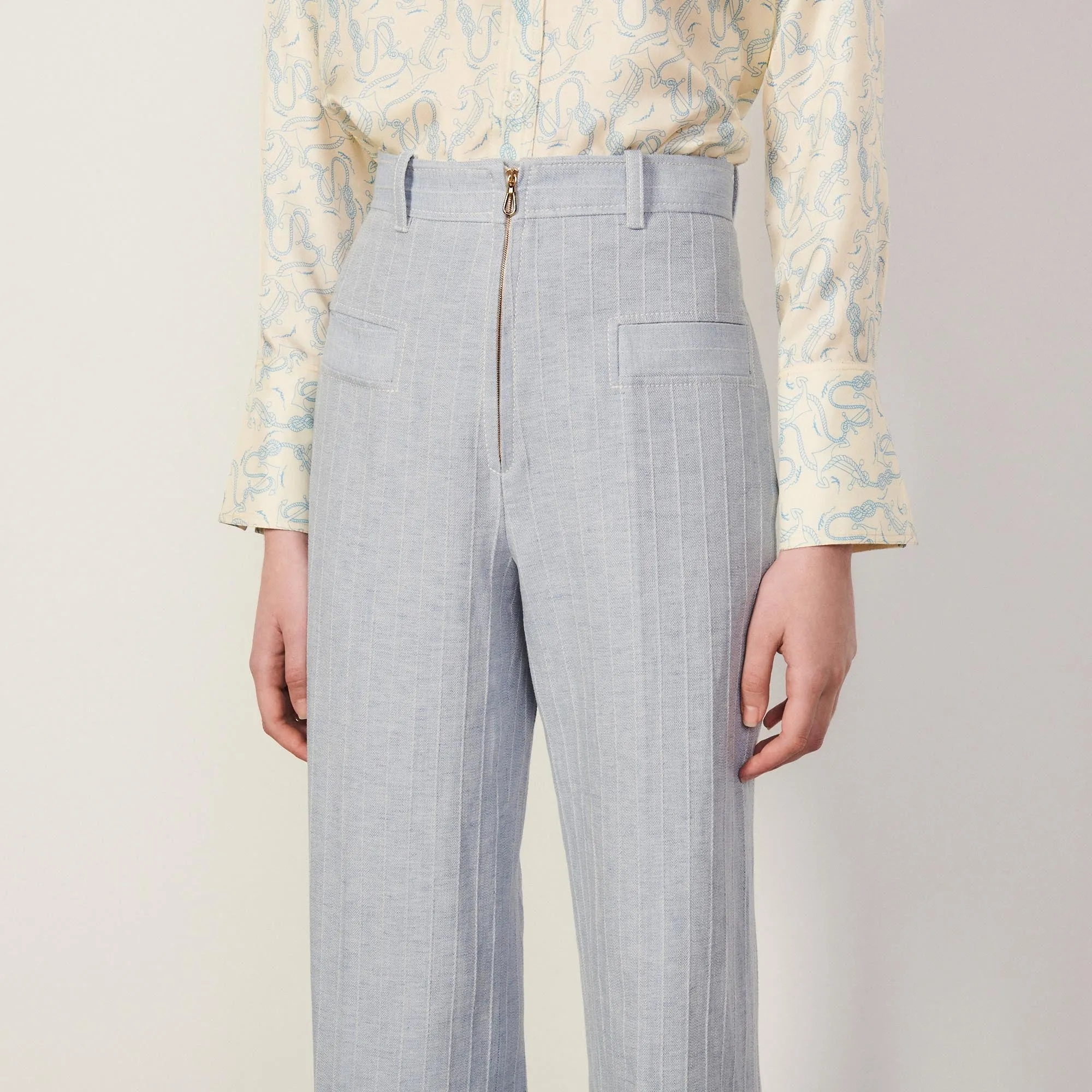 Pantalon à fines rayures