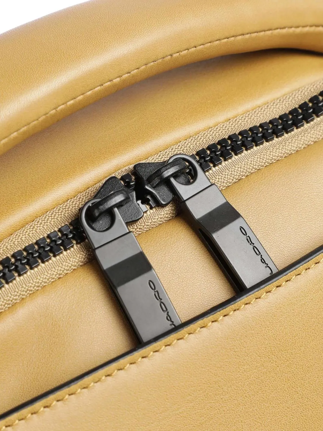 Piquadro Aye Sac À Dos Pour Ordinateur Portable 15,6", En Cuir Jaune - Achetez À Prix Outlet!