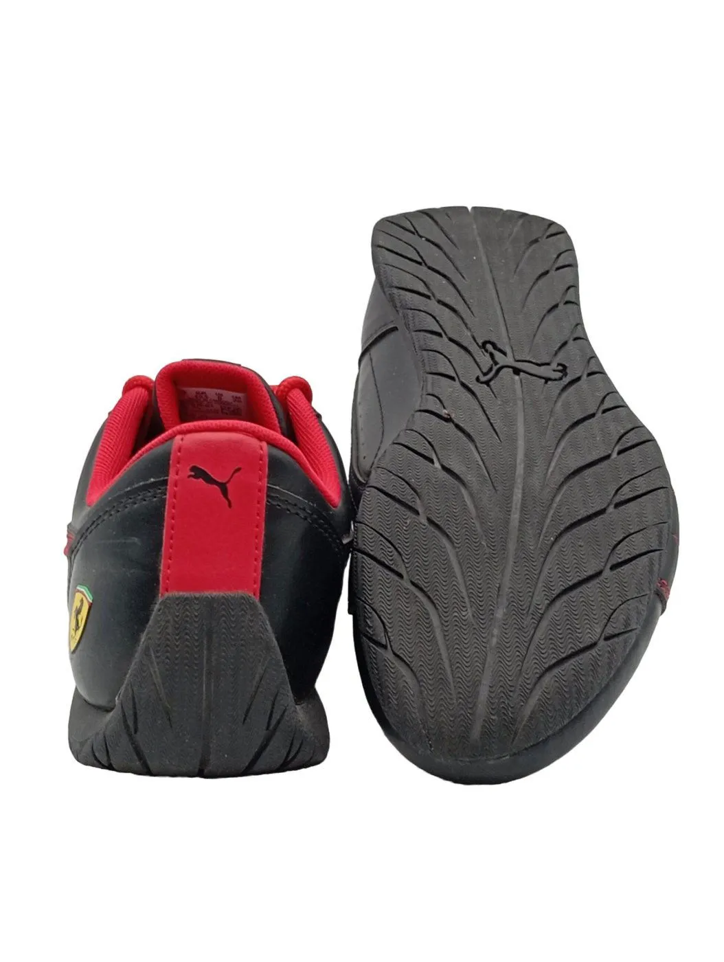 Puma Basket à lacet noir-rouge style décontracté